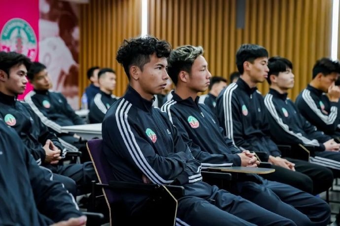 出征中乙！昆明城星足球俱樂部11日舉行新賽季見面會暨出征儀式