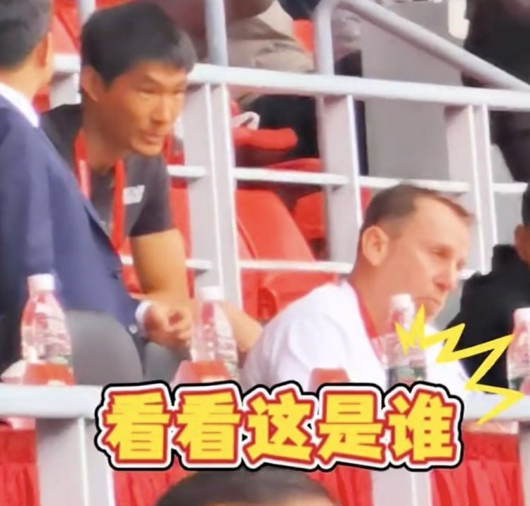久爾杰維奇現(xiàn)身鹽城，現(xiàn)場觀看中國U22國足vs韓國