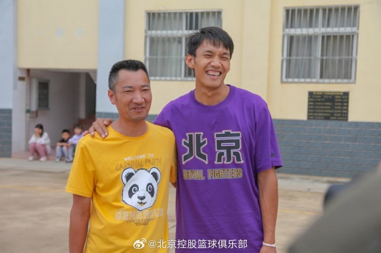 那一封信的故事還在延續(xù) 矣進(jìn)宏母校的師生們來(lái)到北京了！
