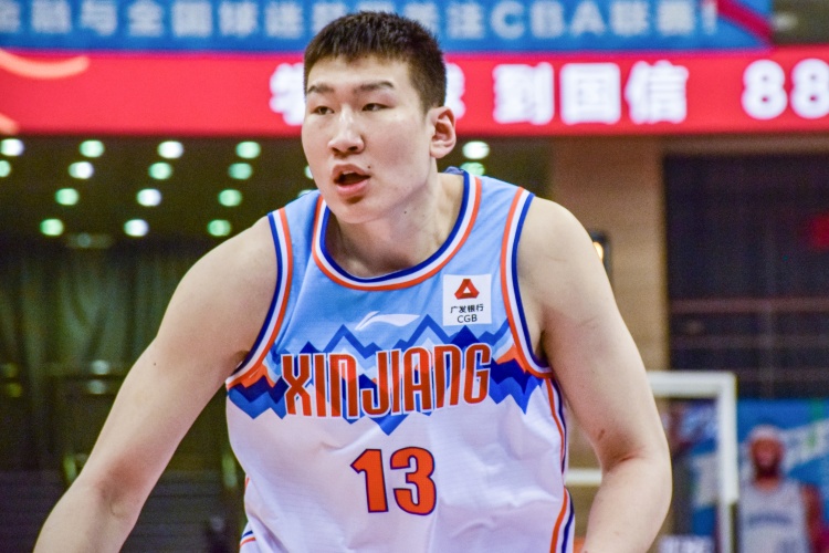 拼搶積極但手感不佳！李炎哲半場8中2&罰球6中4拿8分 搶4個前場板