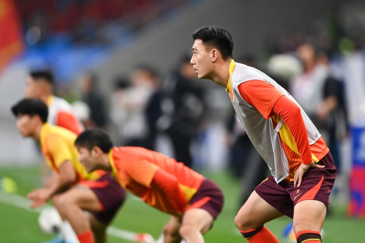 足球報(bào)：張玉寧、蔣圣龍均有不同程度傷病，伊萬未讓在熱身賽出場(chǎng)