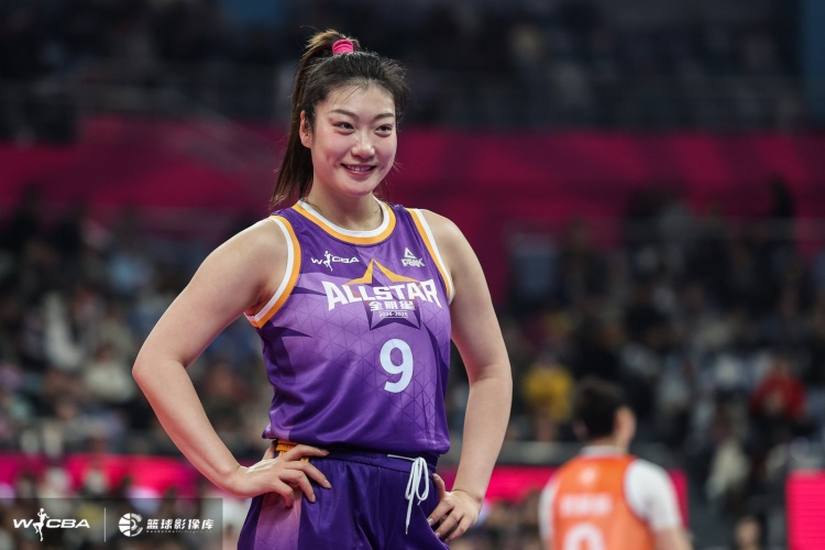 出手18次全場最多！李夢登場20分鐘 18中10得到20分3籃板