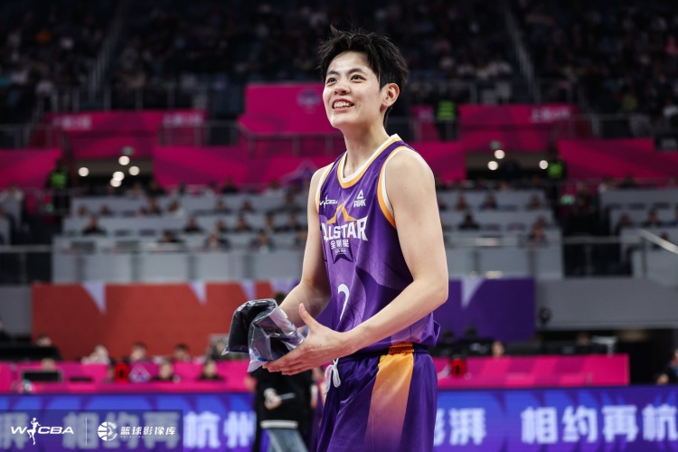 效率很高！楊舒予12中8拿到17分3板 三分2中1