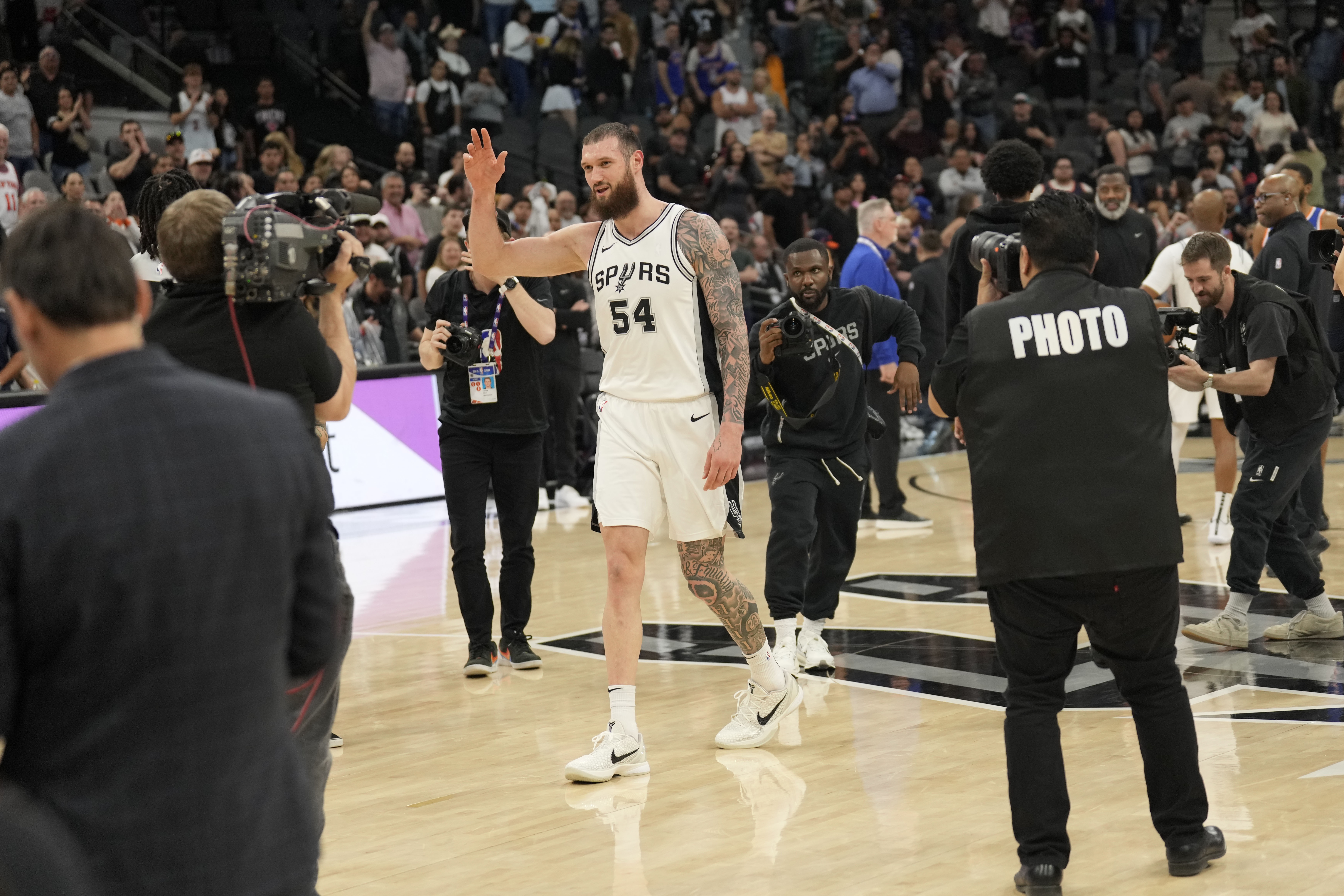 馬穆談被球迷喊MVP：有片刻我靈魂出竅 這真的發(fā)生了嗎？